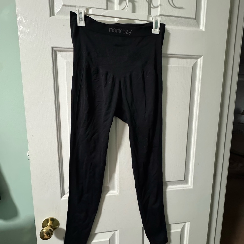 MOMCOZY / MATERNITY Black Leggings / Size Large / Gently Used